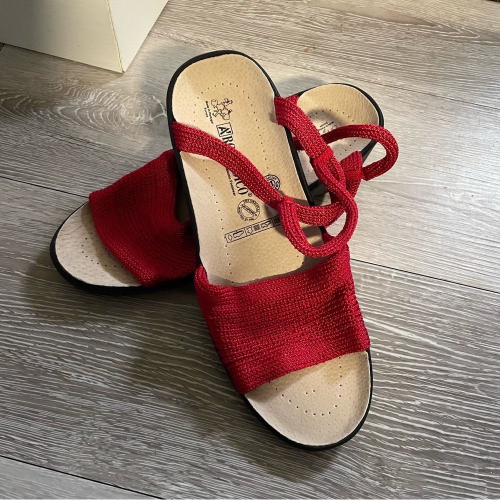 Arcopedico Knit Sandals Portuguese Red Brand NEW Size 42 / 10.5 / 11